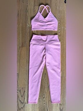 Alo Yoga Softsculpt Legging and Bralette Set in Sugarplum. Size Medium. EUC.